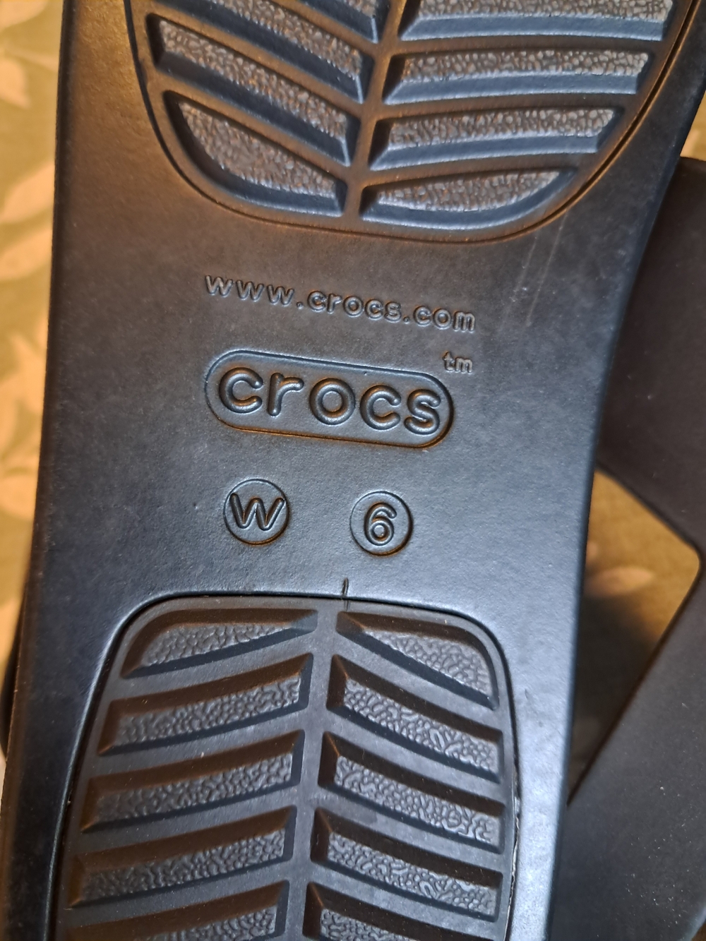 CROCS Women’s Black Double-Strap Sandals In Size 6 - Picture 7 of 11